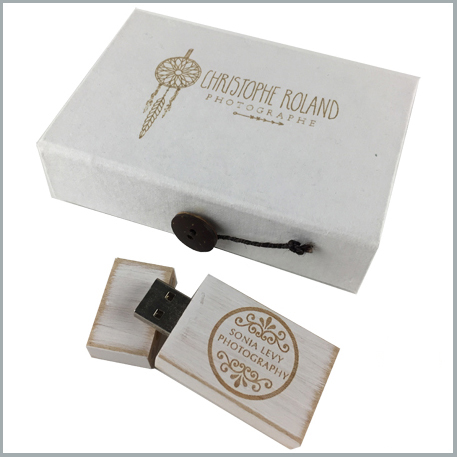 BUNDLE WITH ENGRAVED BOXES